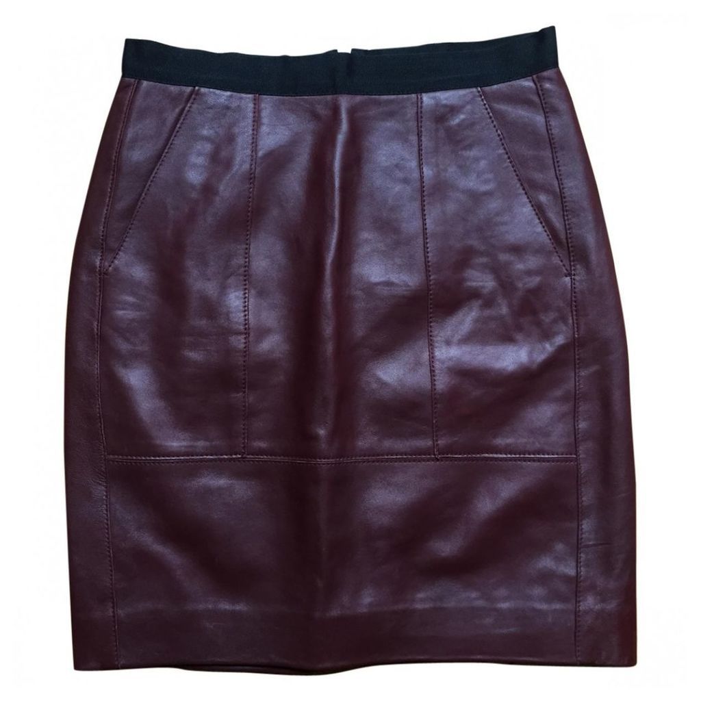 Mid-length leather skirt