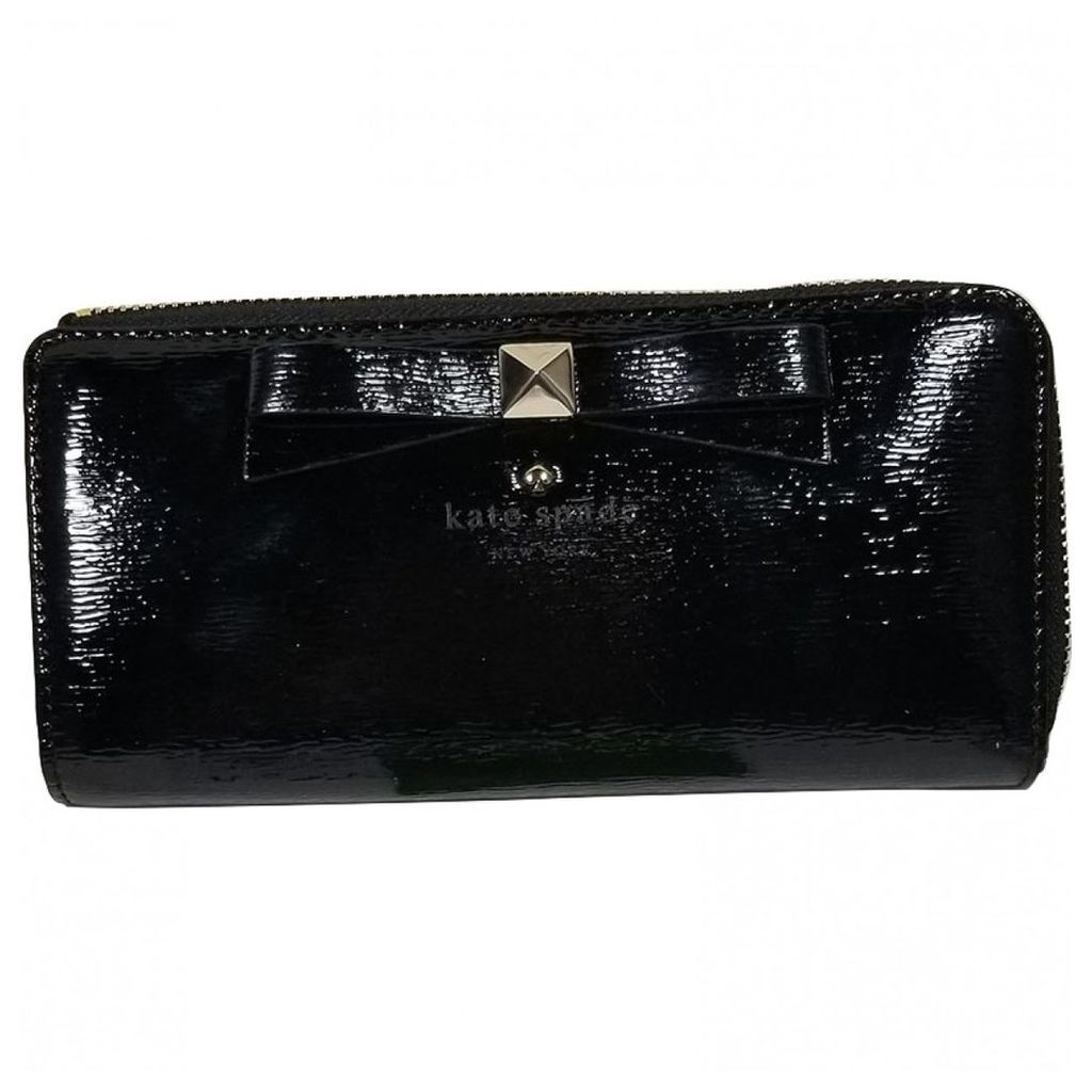 Patent leather clutch