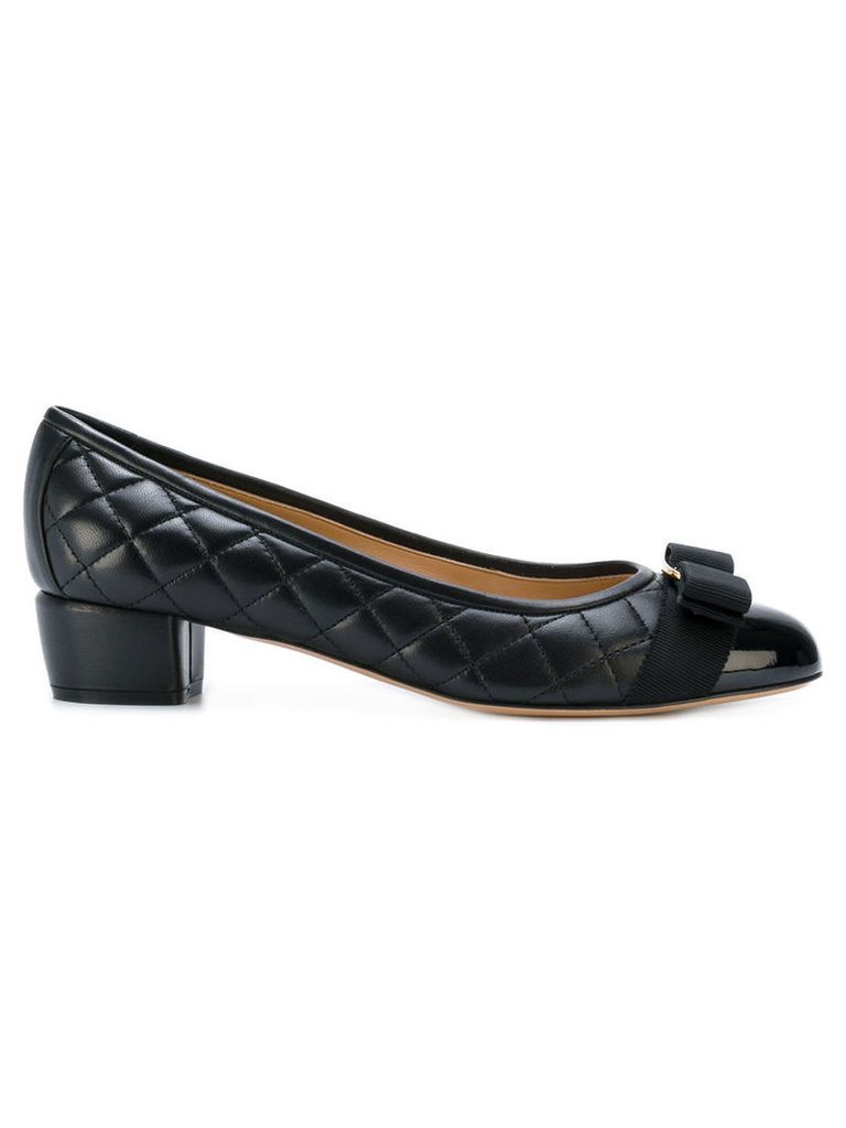 Salvatore Ferragamo - quilted Vara bow pumps - women - Leather/Nappa Leather - 8, Black
