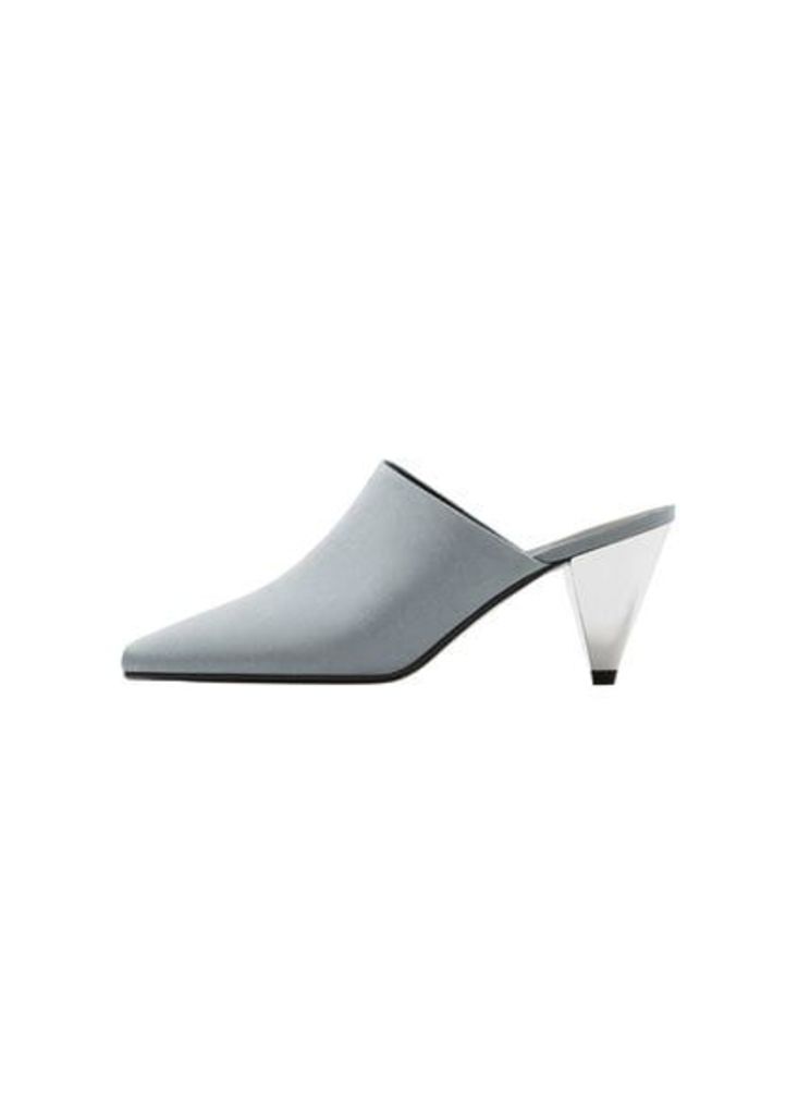 Geometric heel shoes