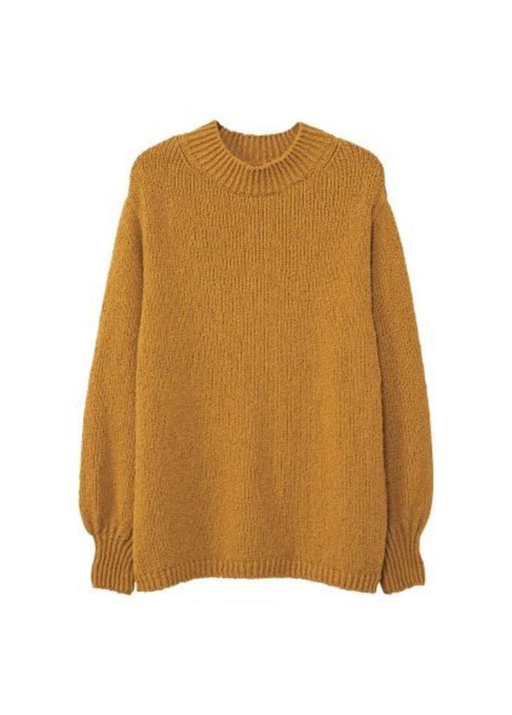 Ribbed edges sweater