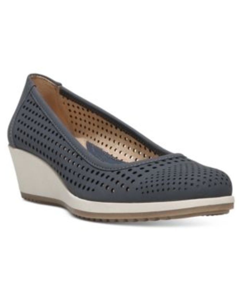 Naturalizer Becky Wedges Women's Shoes