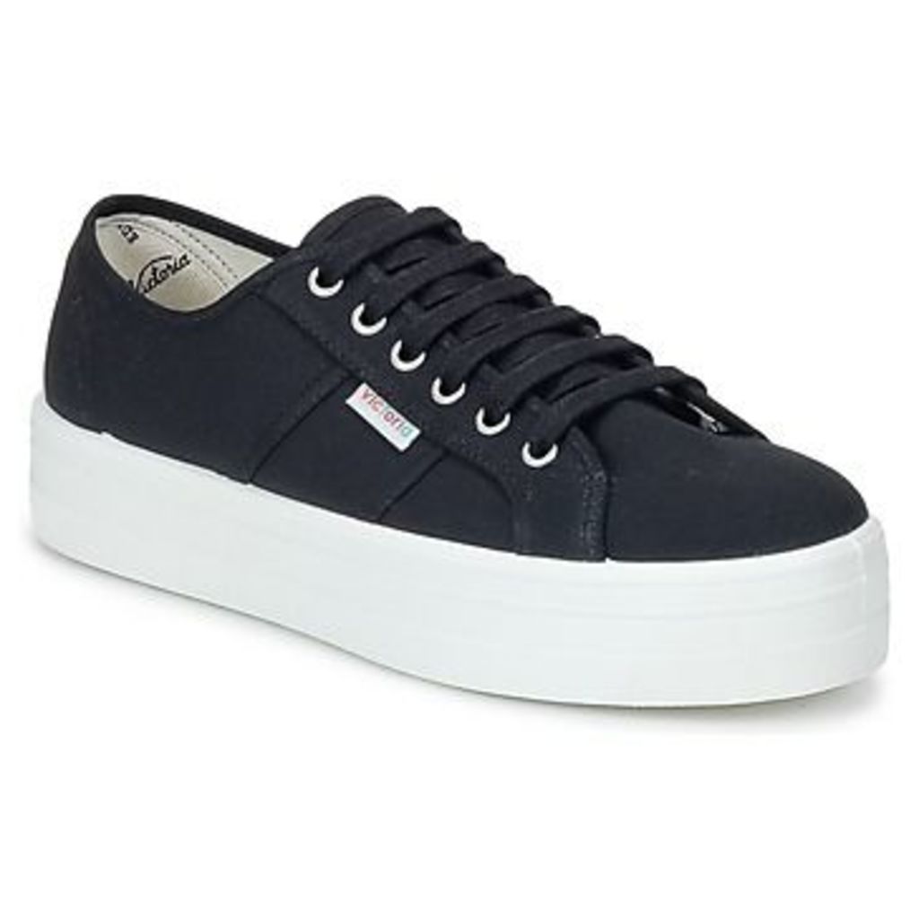 9200  women's Shoes (Trainers) in Black