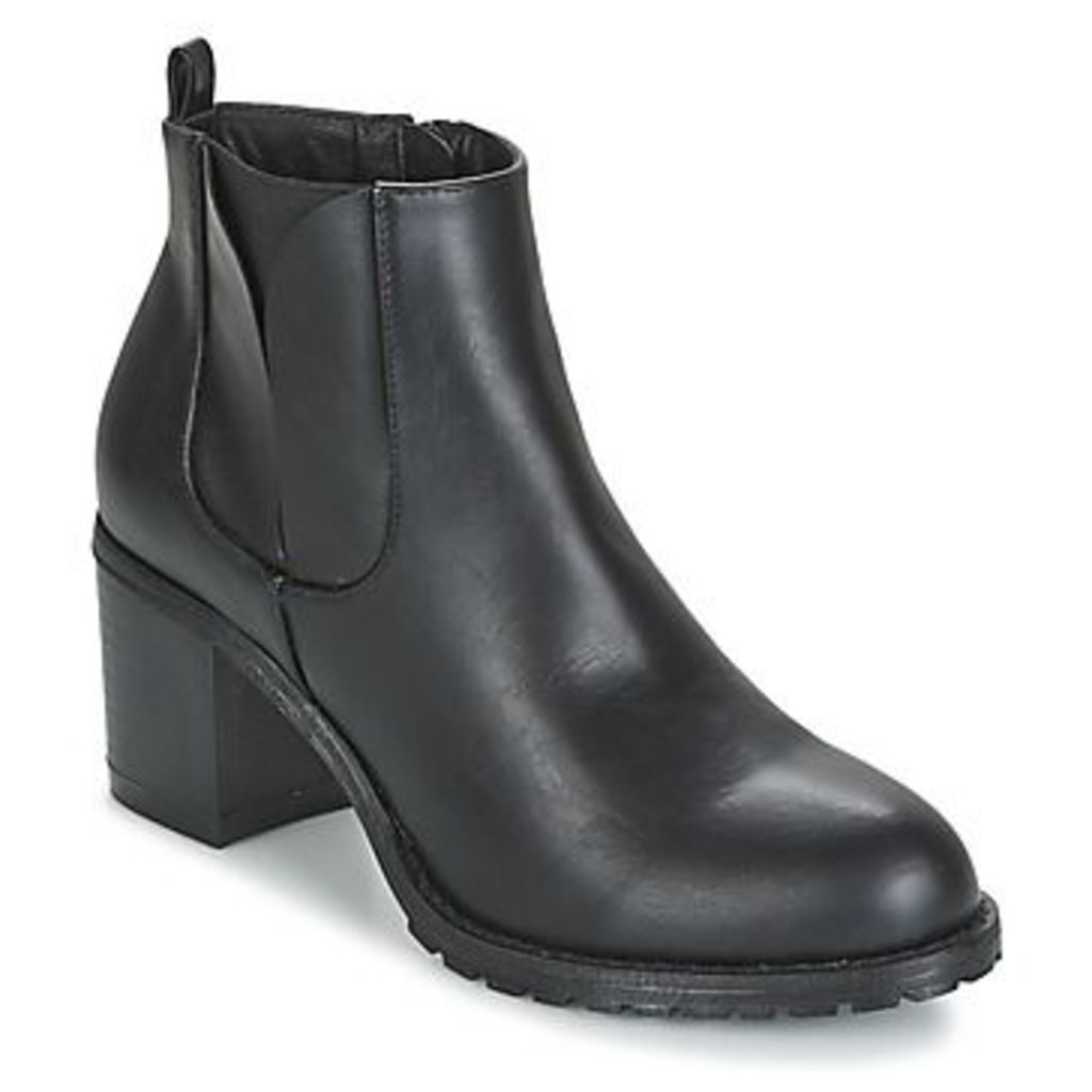 FOUVI  women's Low Ankle Boots in Black