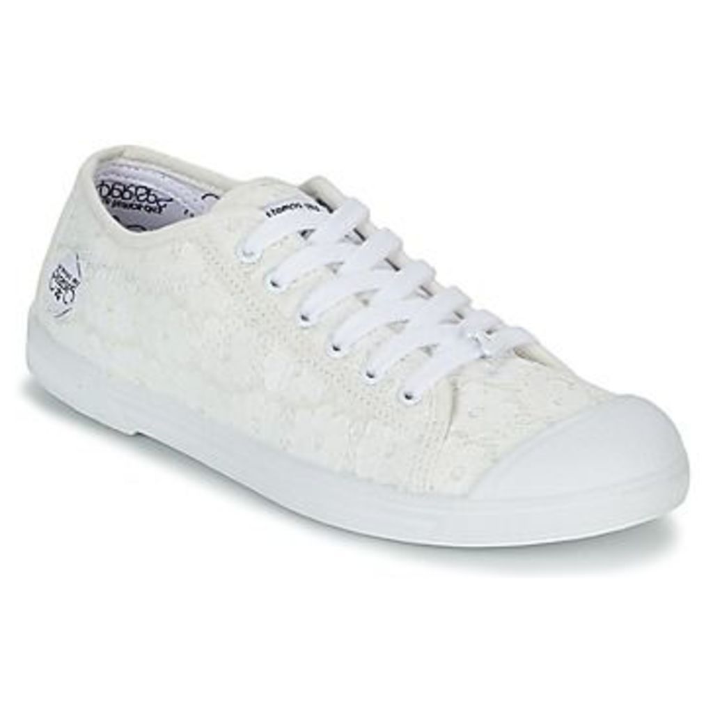 BASIC 02  women's Shoes (Trainers) in White