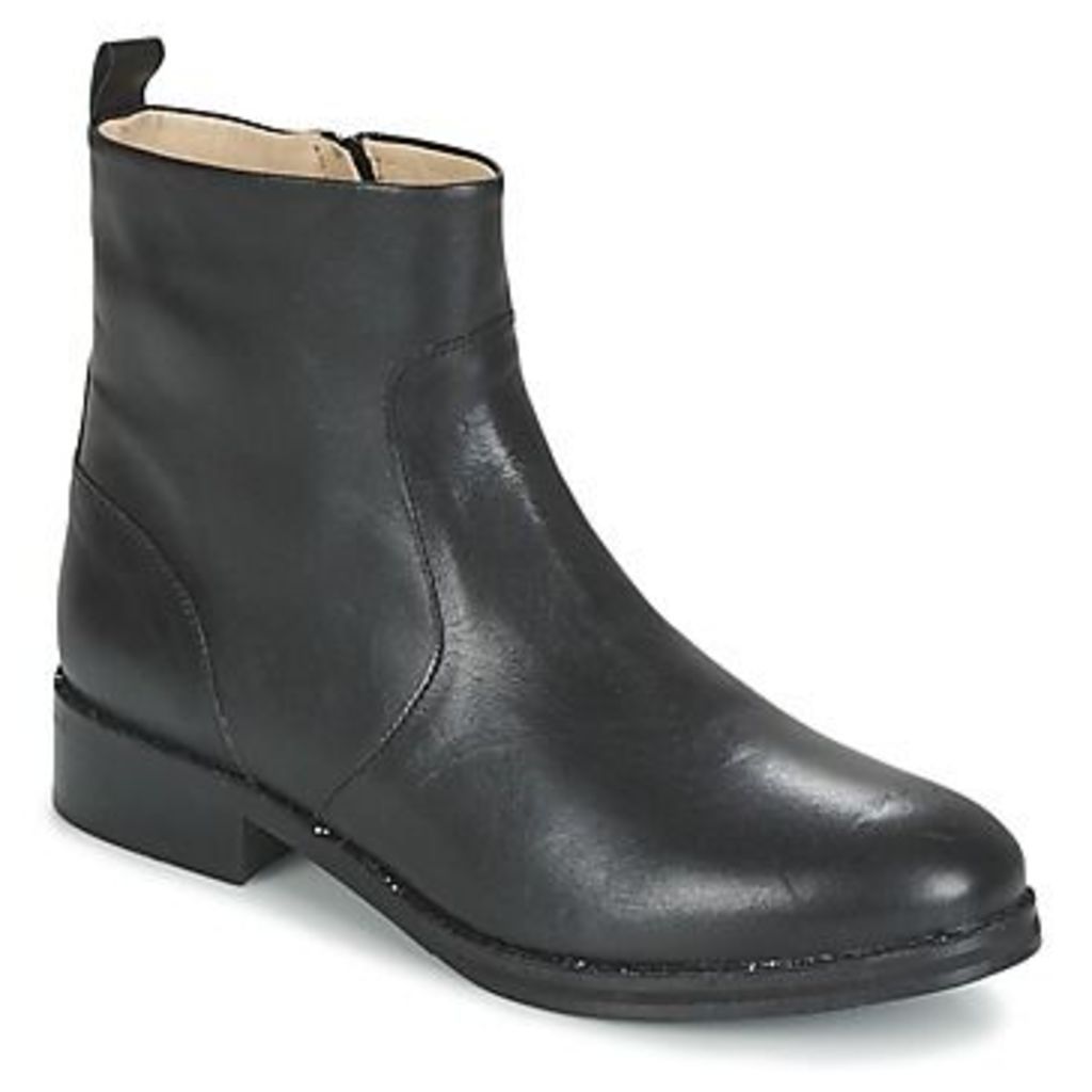 ARIAGE  women's Mid Boots in Black