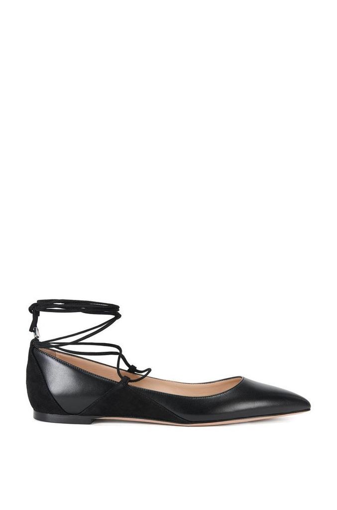 Ballerina flats in leather with lace-up detail