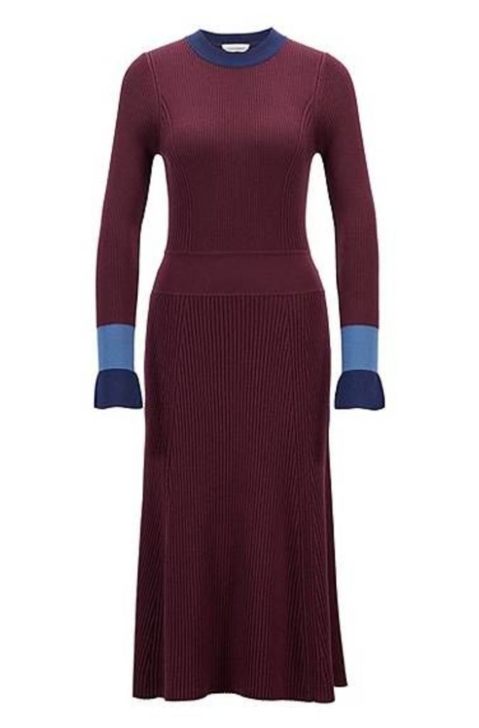 Knitted long-sleeved dress with colour-blocking