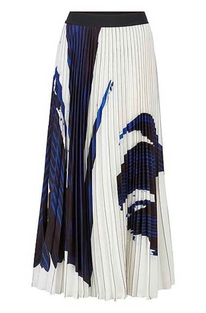 A-line skirt in Portuguese plissé fabric with overprinted motif