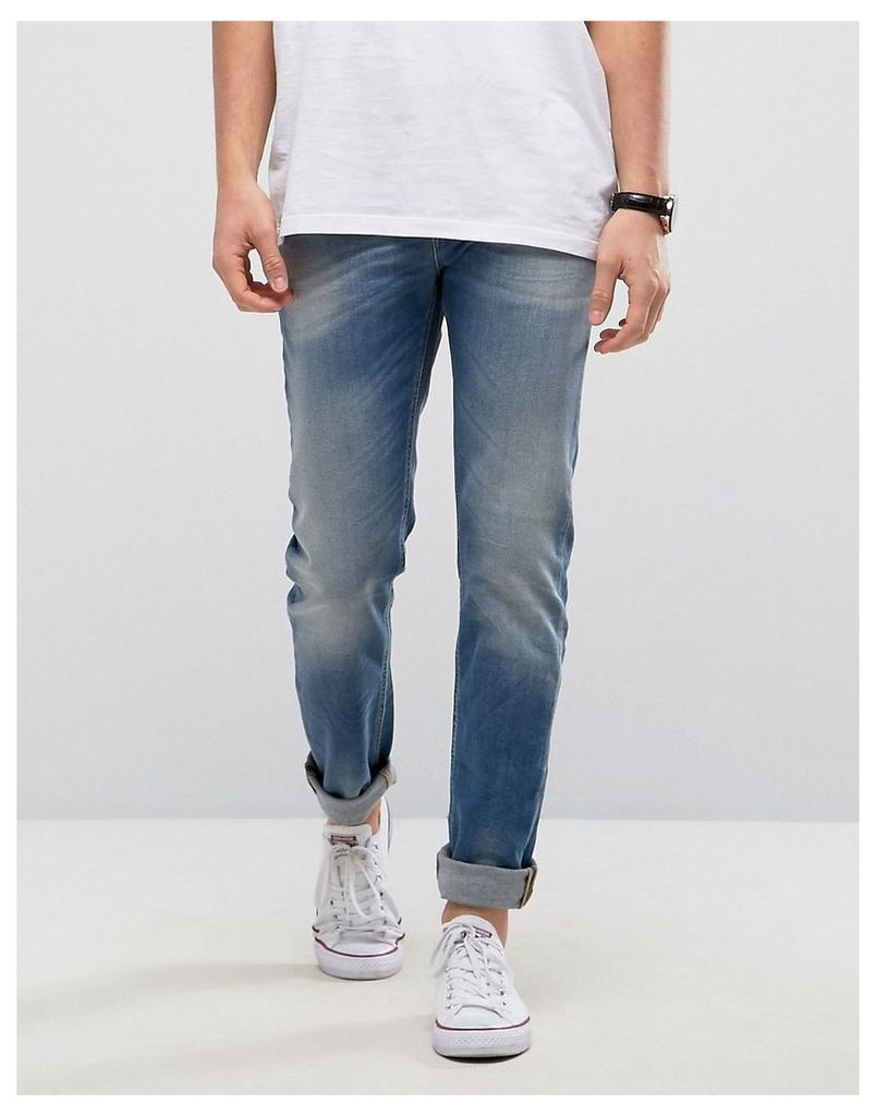 United Colors of Benetton Slim Fit Jeans in Light Washed Denim With Distressing - Washed blue 869