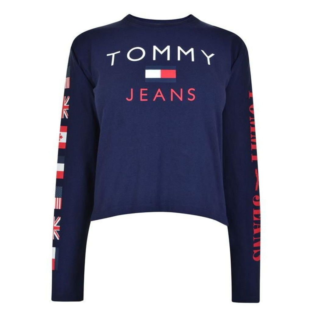 TOMMY JEANS Logo Long Sleeved T Shirt