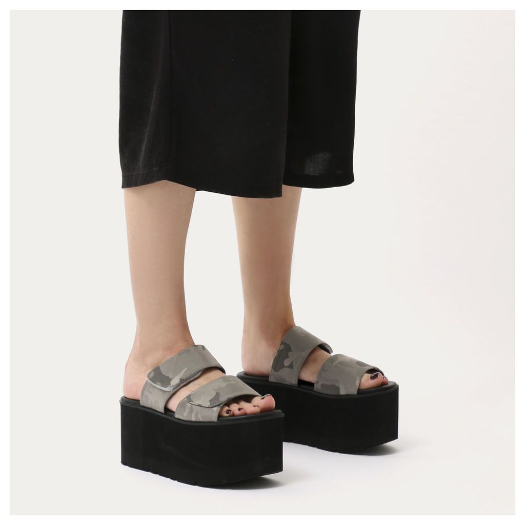 Tyra Velcro Strap Extreme Flatform Sandals  Camo, Grey