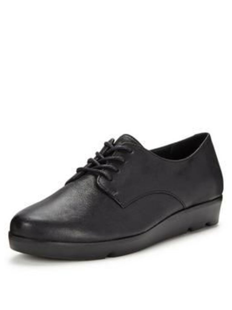 Clarks Evie Bow Brogues