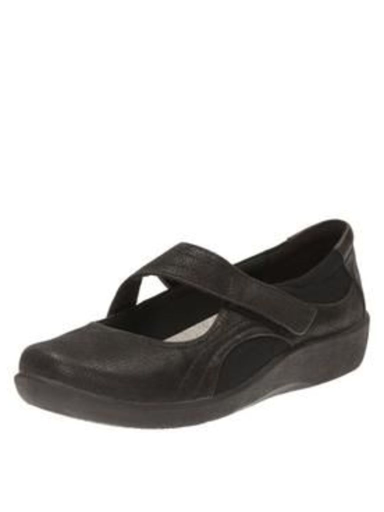 Clarks Sillian Bella Wedge Shoe, Black, Size 7, Women