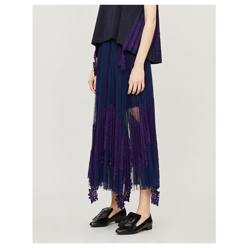 Lace-embroidered flared pleated skirt