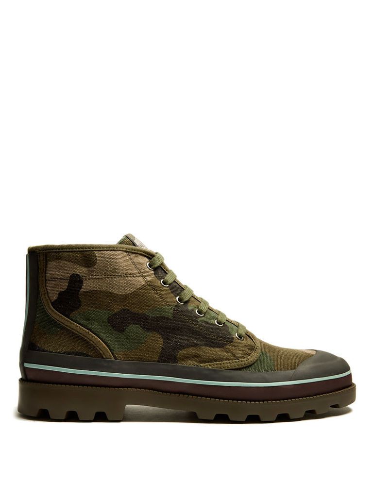 Camouflage-print canvas boots