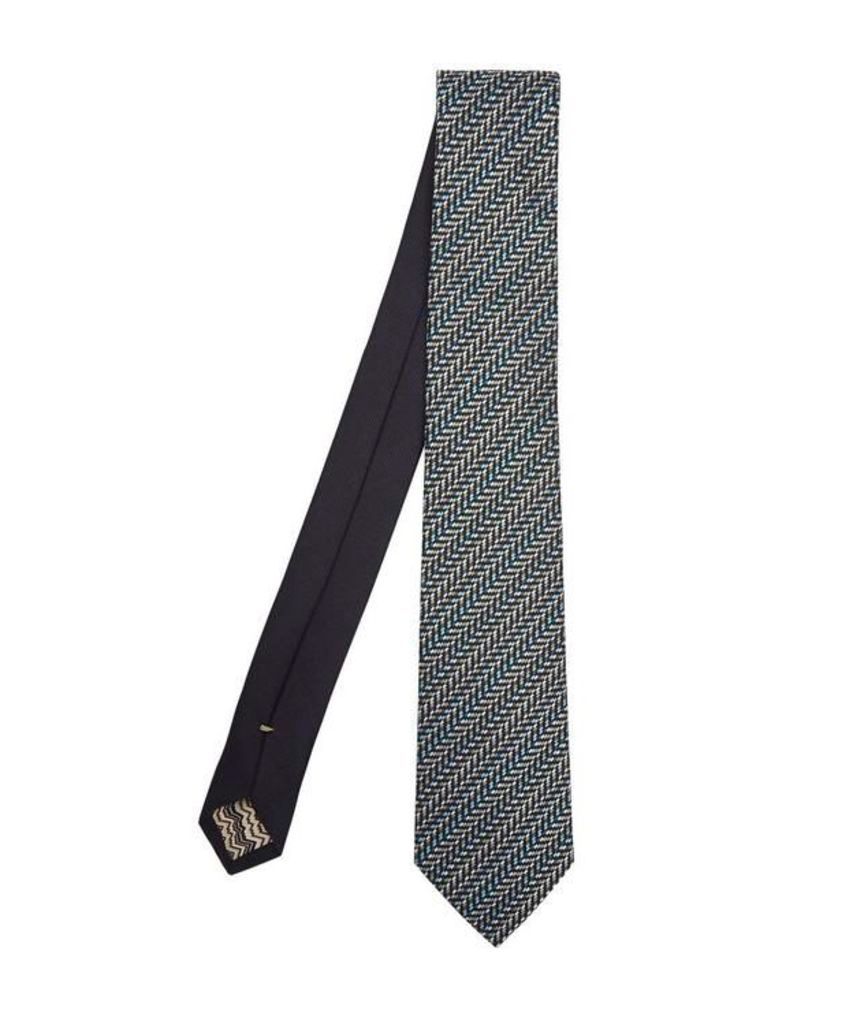 Multi-Thread Directional Zig-Zag Woven Tie