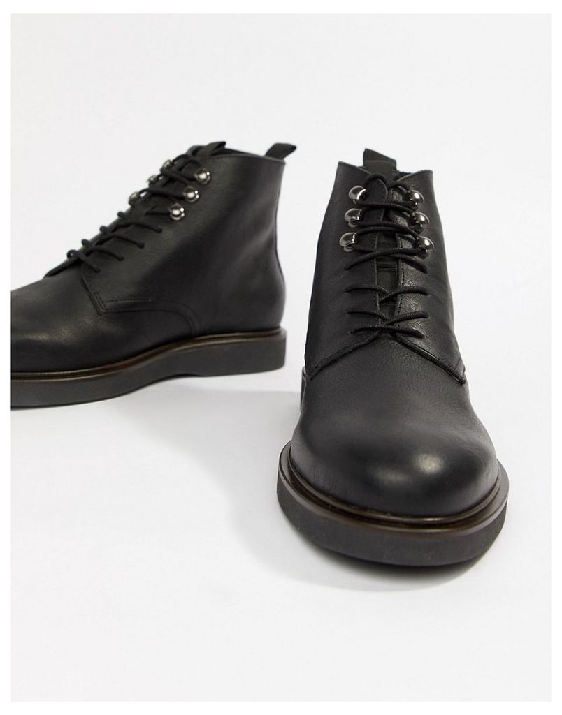 Battle lace up boots in black leather