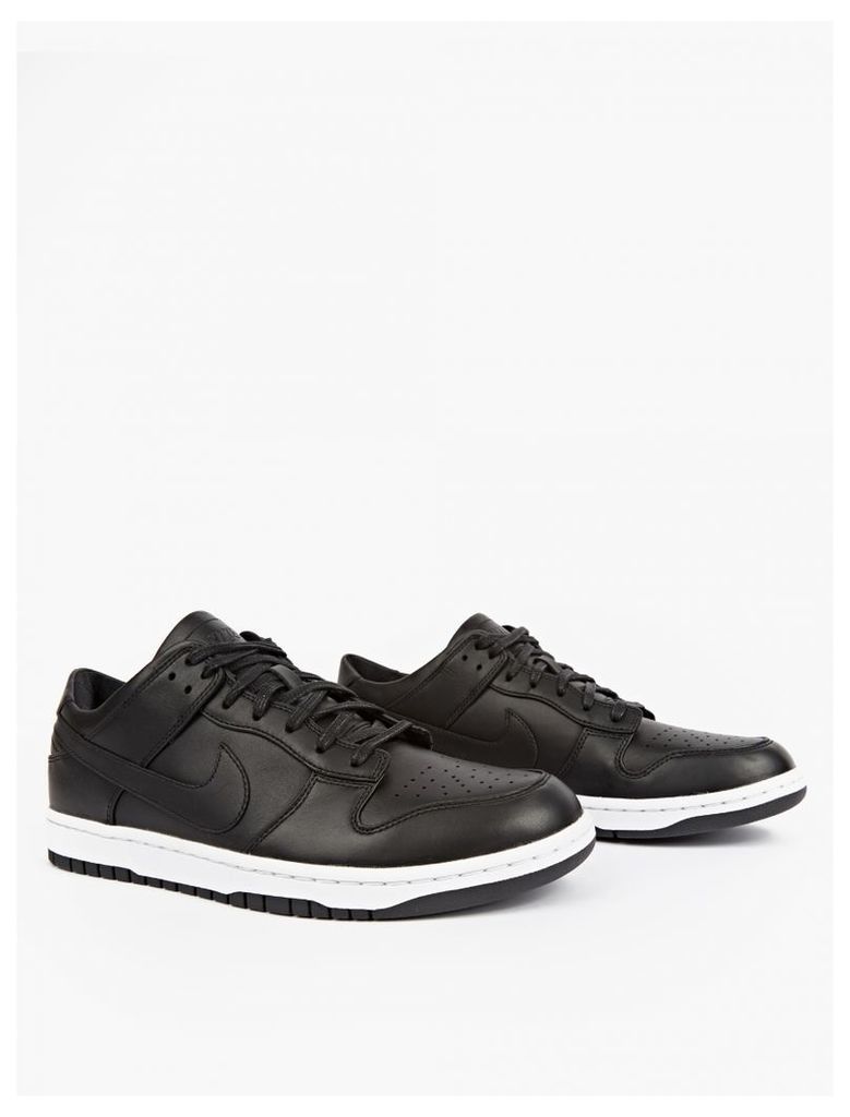 Dunk Lux Low Sneakers