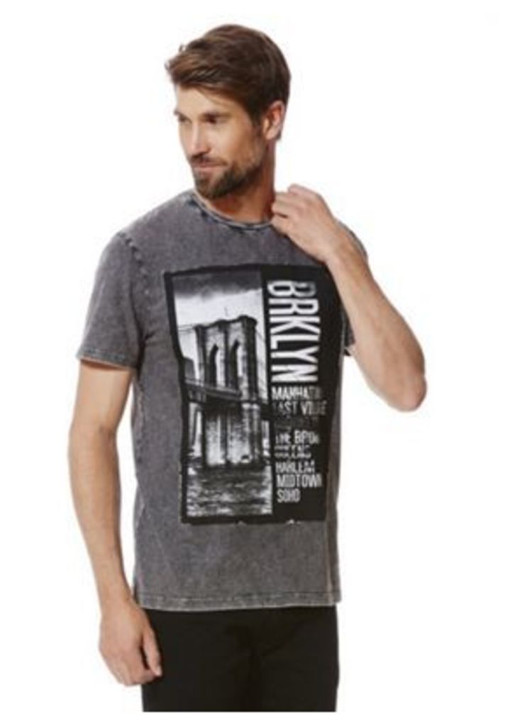 F&F Brooklyn Bridge Acid Wash T-Shirt, Men's, Size: 4XL
