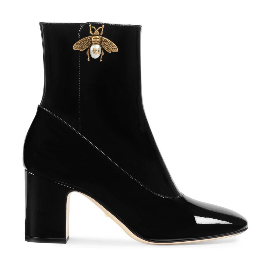Patent leather ankle boot with bee