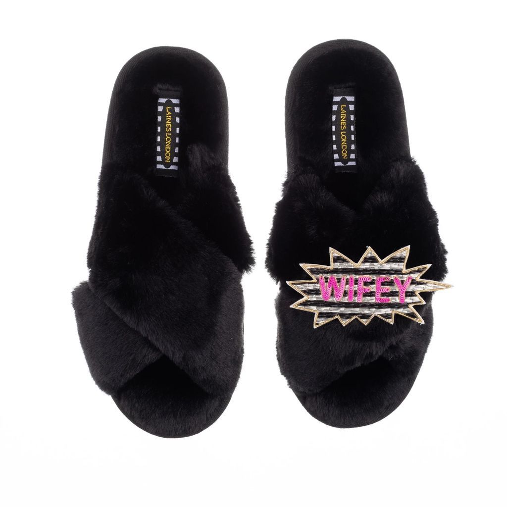 LAINES LONDON - Classic Laines Black Slippers with Premium Pink Wifey Brooch