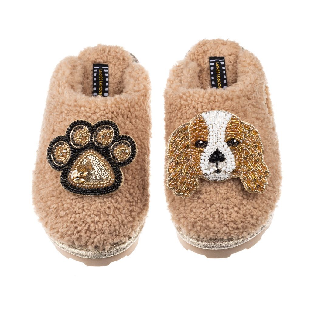 Brown Teddy Towelling Closed Toe Slippers With Lady Spaniel & Paw Brooches - Toffee Small LAINES LONDON
