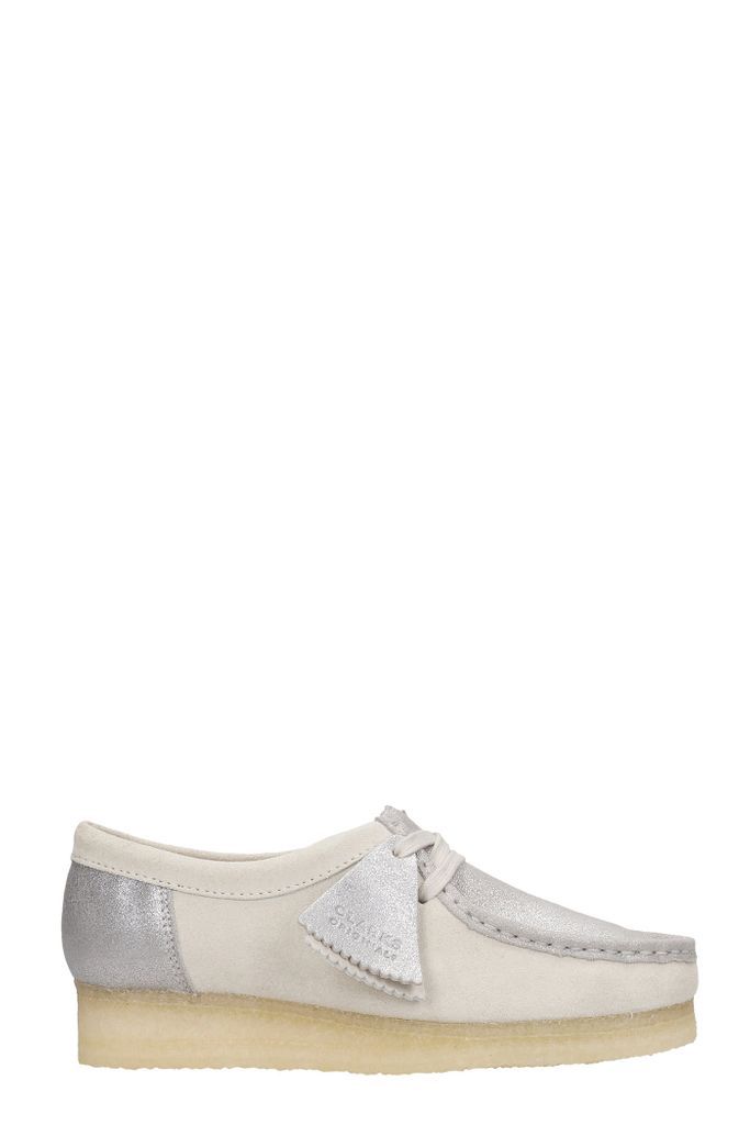 Wallabee Lace Up Shoes In Silver Suede And Leather