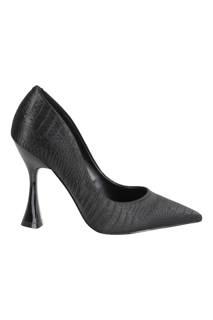 High-heeled shoe