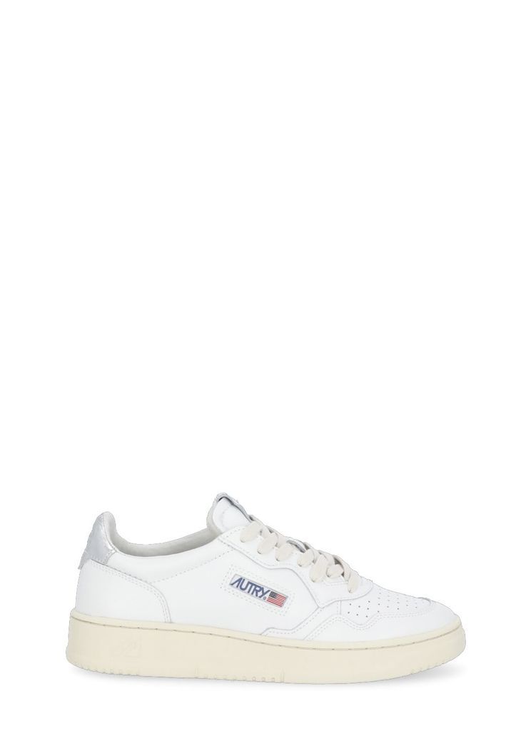 Medalist Low Sneakers