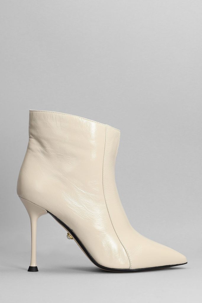 Cher 095 High Heels Ankle Boots In Beige Leather