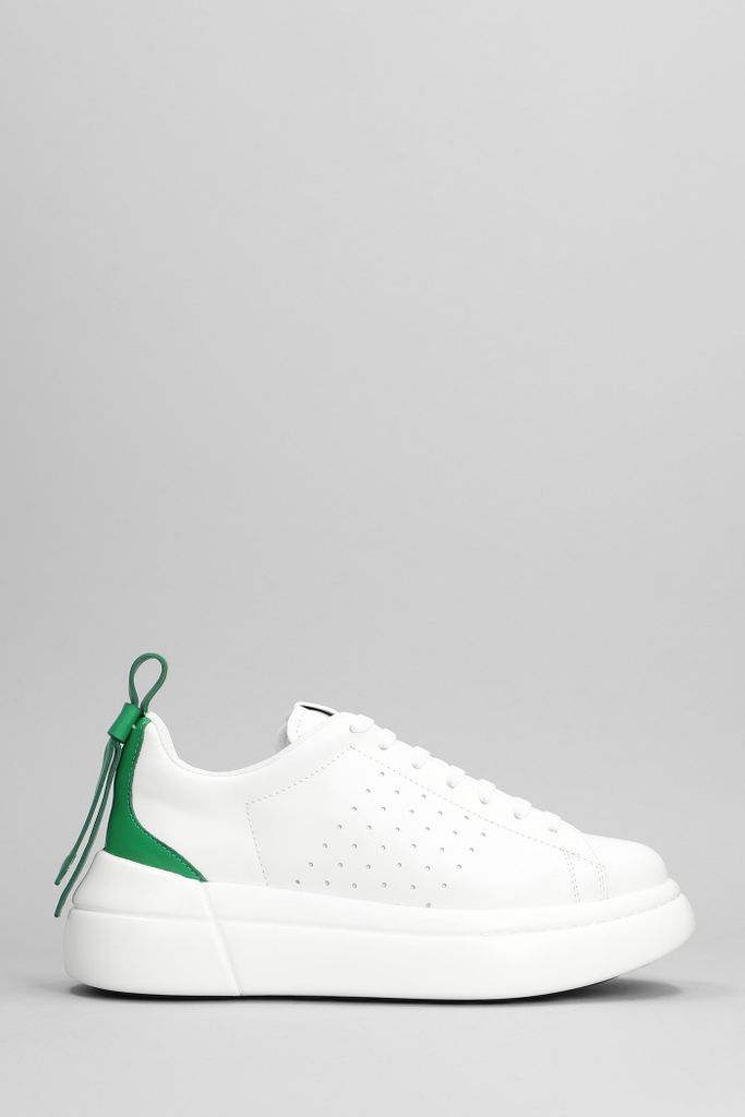 Bowalk Sneakers In White Leather