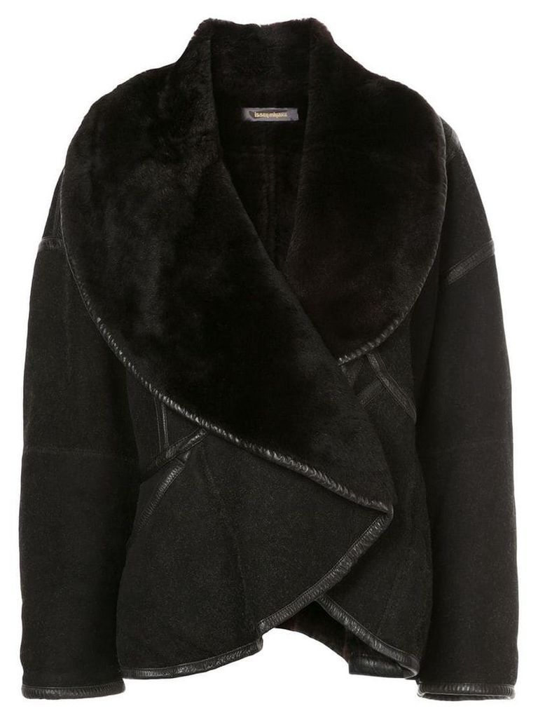 Issey Miyake Pre-Owned oversized short coat - Black