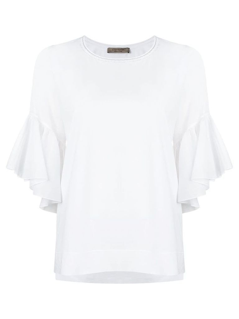 D.Exterior bell sleeve top - White