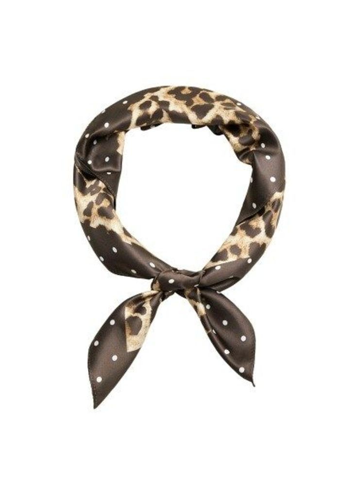 Leopard printed scarf