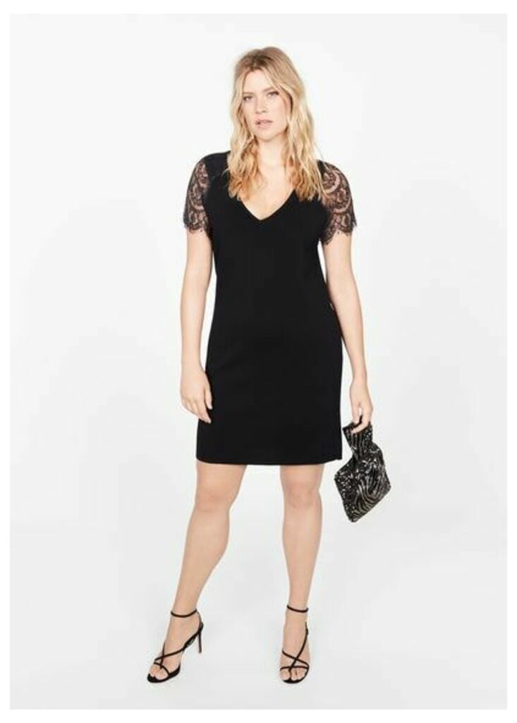 Lace sleeved dress