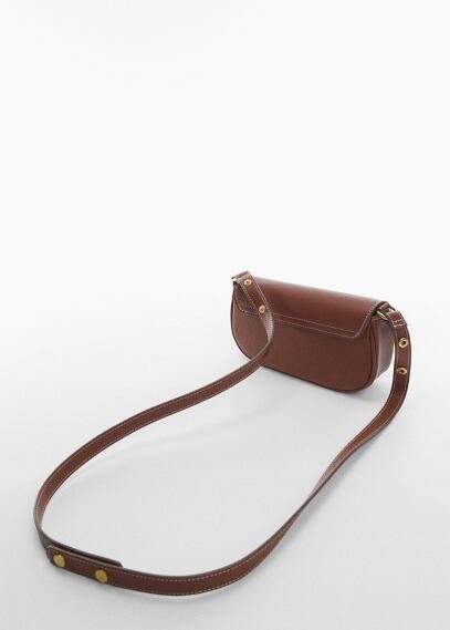 Buckle cross-body bag medium brown - Woman - One size - MANGO