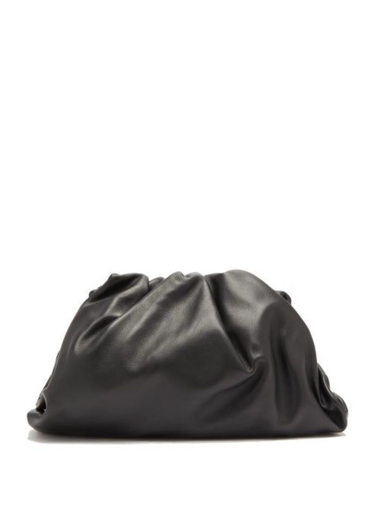 Bottega Veneta - The Pouch Large Leather Clutch - Womens - Black