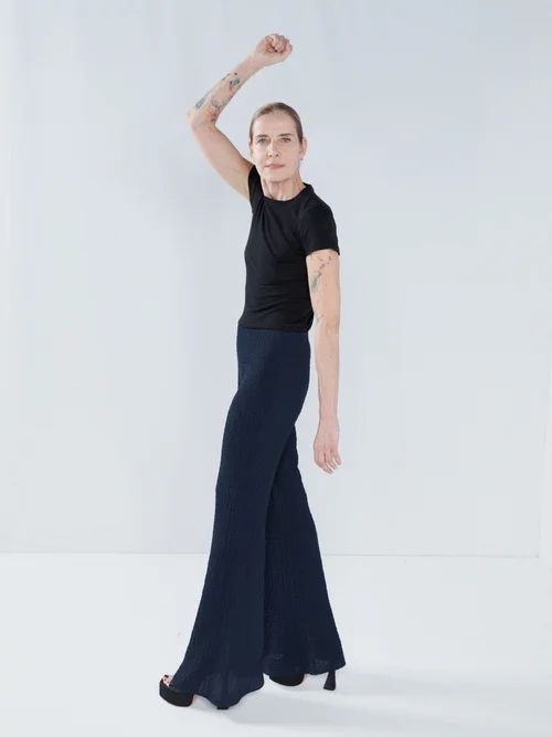 Elasticated-waist Crinkle-effect Flared Trousers - Womens - Navy