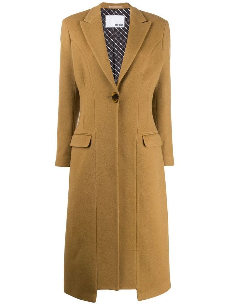 Re-sculpted tailored coat