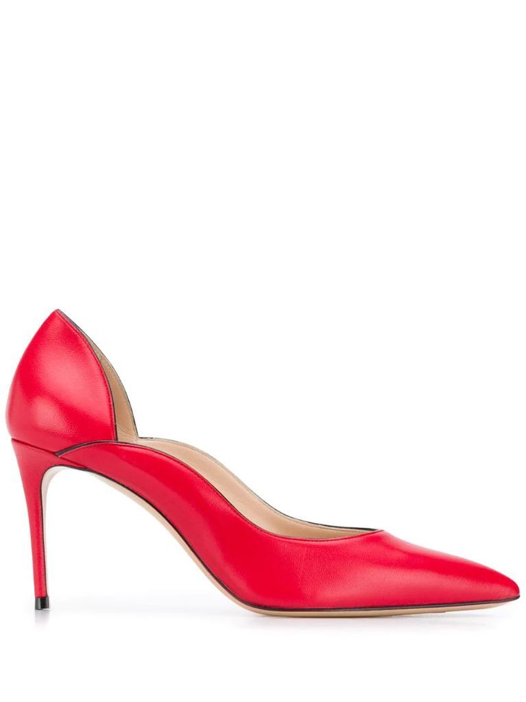 curved edge pumps