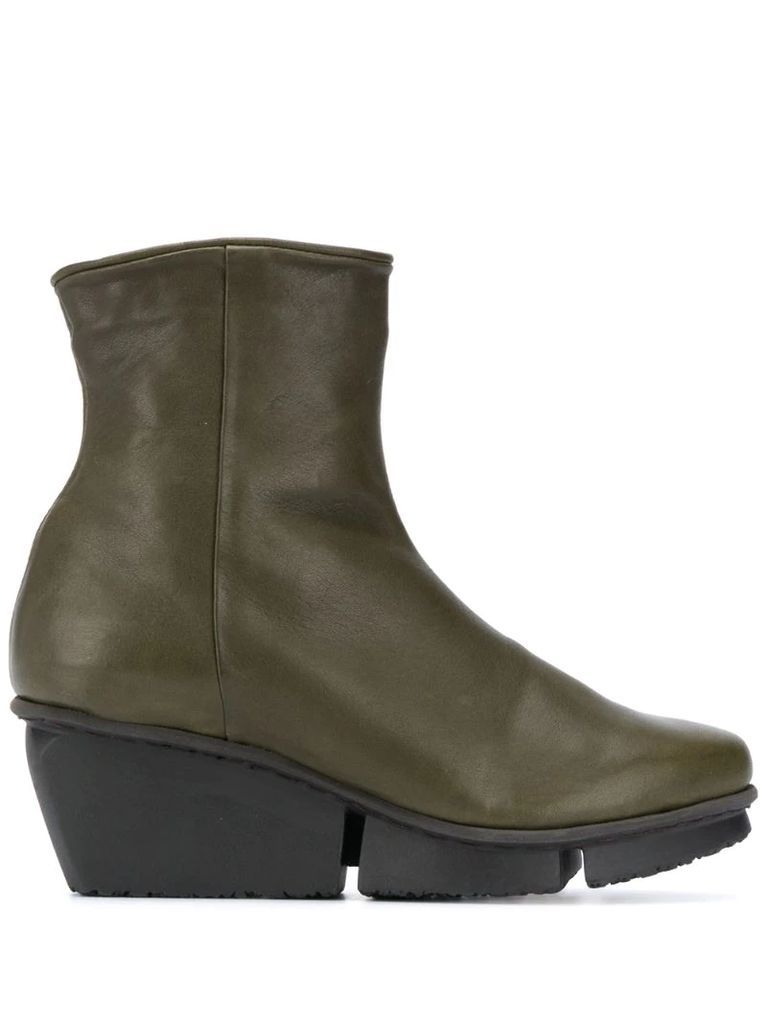Force Sat ankle boots