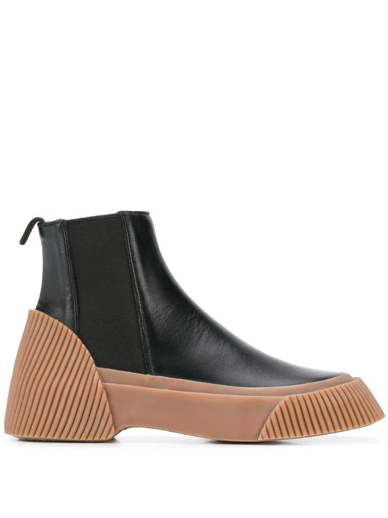 Lela chelsea boots