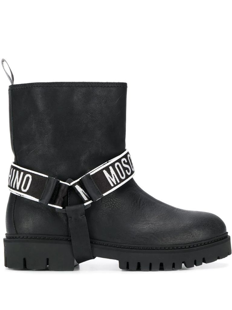 logo band ankle boots