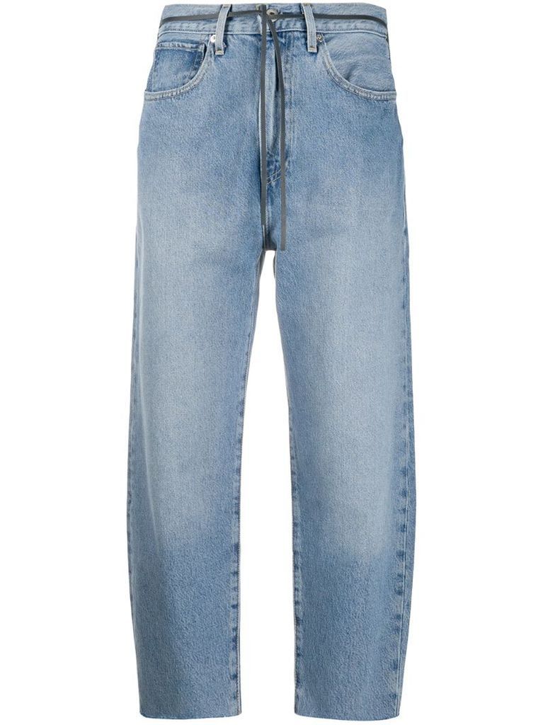 high-waisted cropped jeans