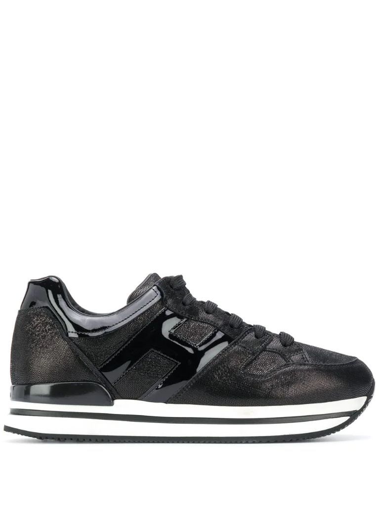 H222 patent leather sneakers