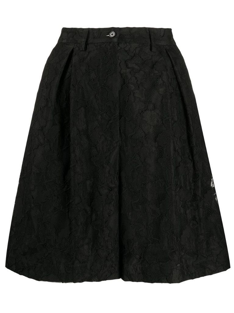 floral-lace pleated bermuda shorts