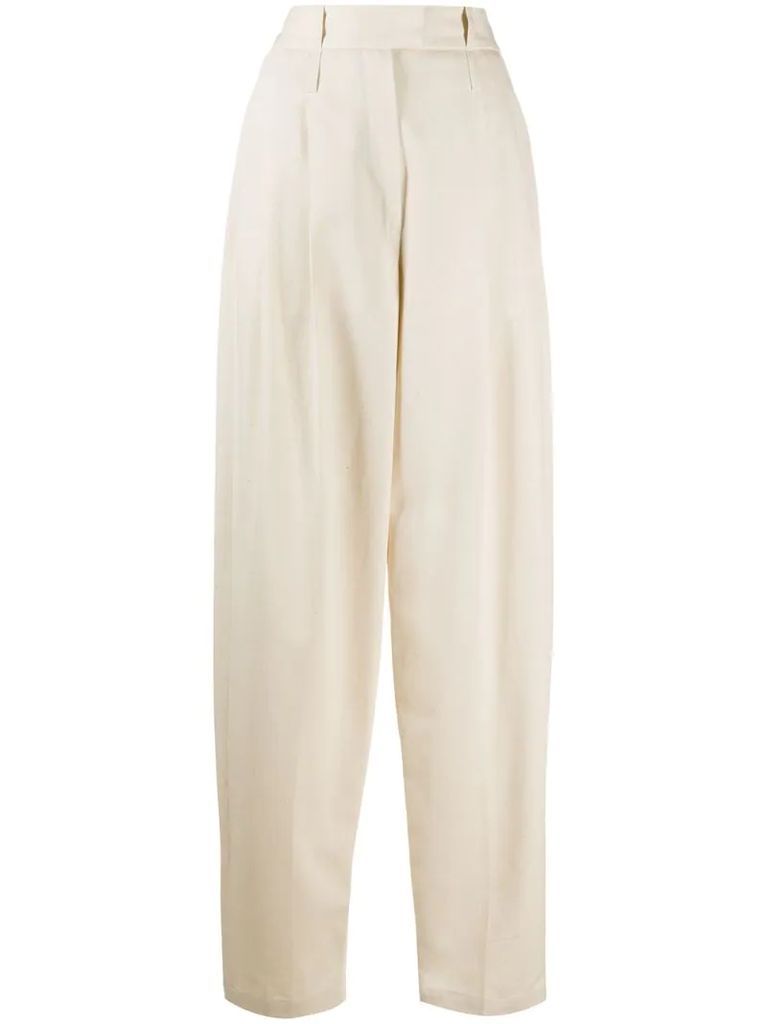 pleated waist trousers