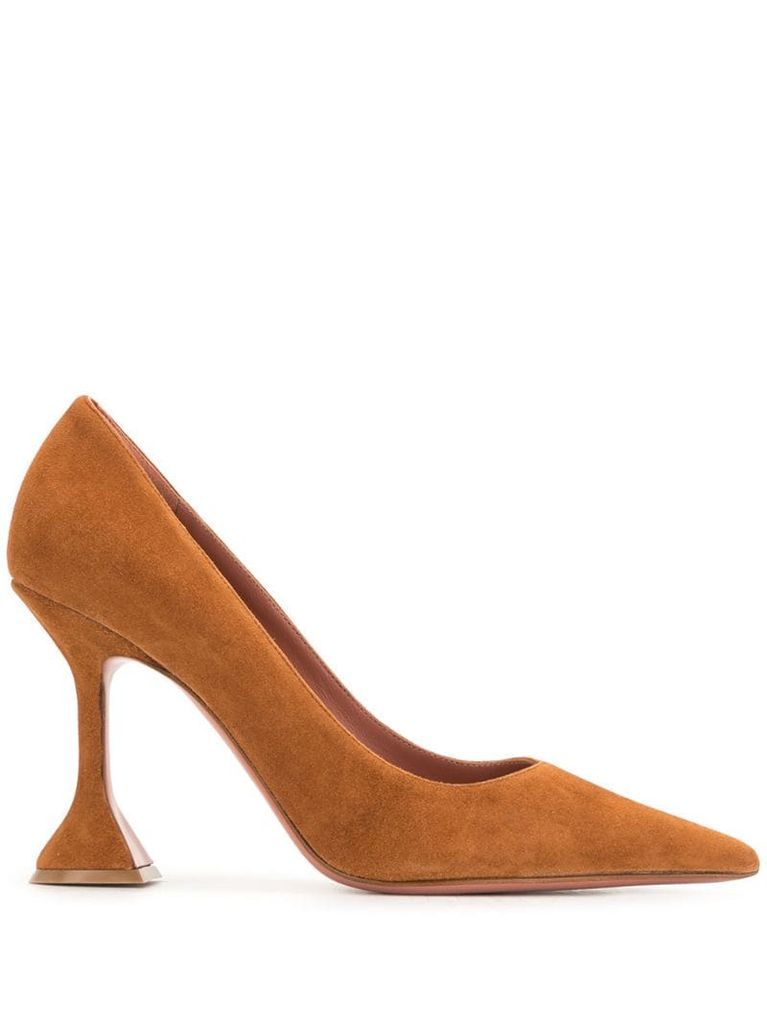 Ami pointed pumps