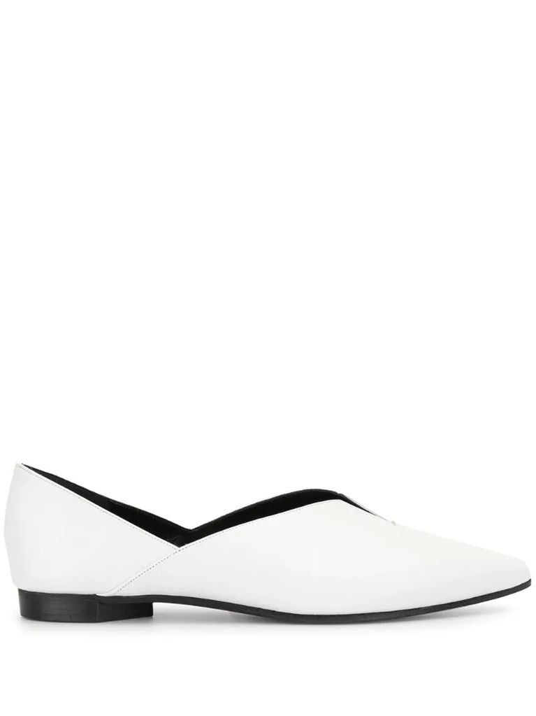 pointed front slit loafers